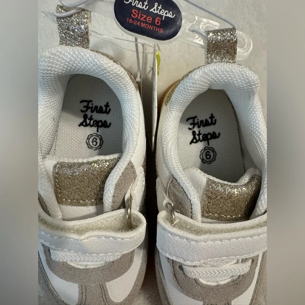 First Steps Size 6 Sneakers - Picture 2 of 7